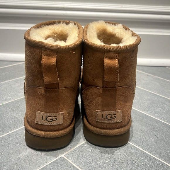 Ugg Mini Chestnut size 10 - Picture 3 of 7